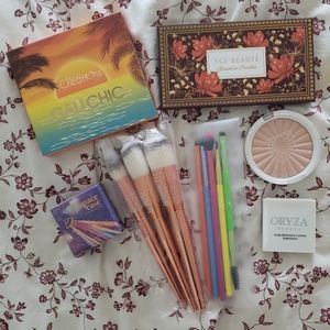 🖤Make up set (eye shadow, highlighter, brushes)